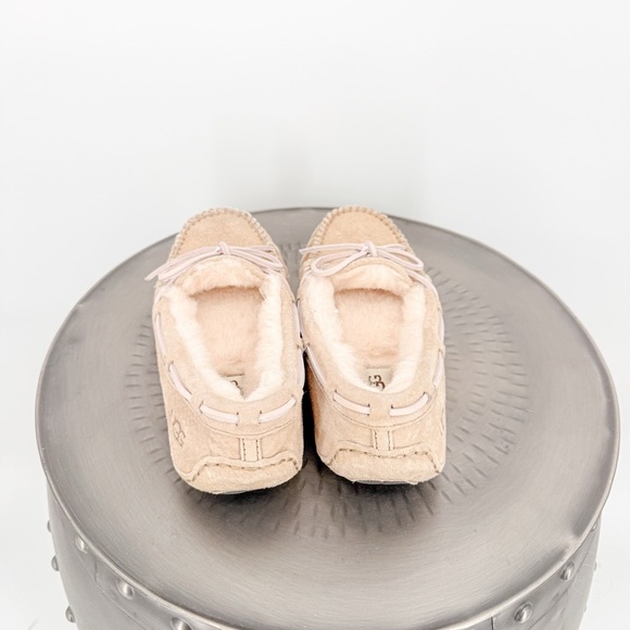 UGG Tan Slippers with Soft Slip-On Design - Picture 3 of 6